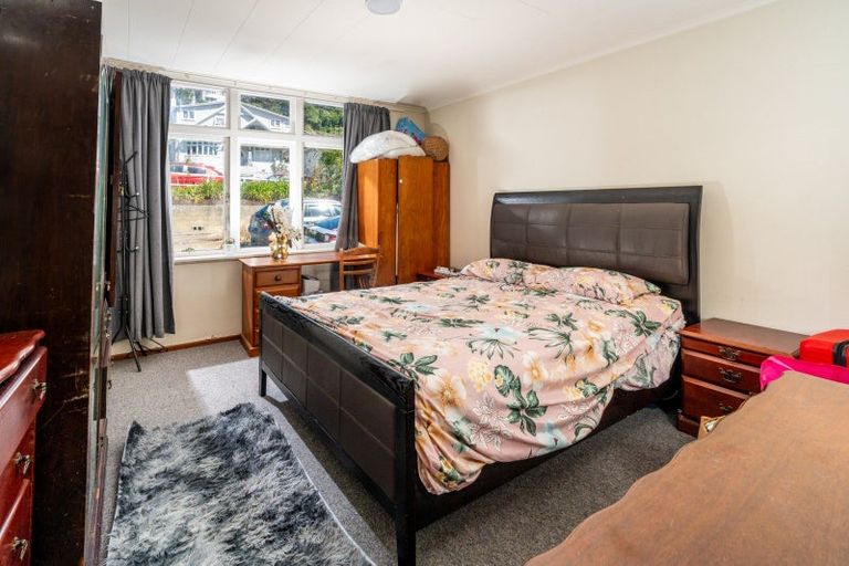 Photo of property in 87 Queens Drive, Lyall Bay, Wellington, 6022