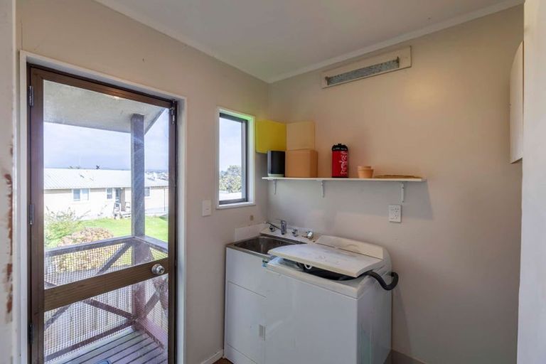 Photo of property in 23 Flaunty Place, West Harbour, Auckland, 0618