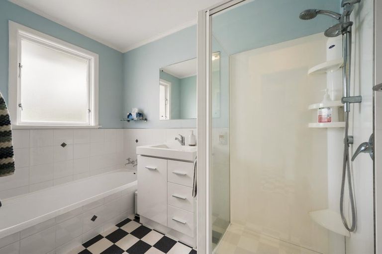 Photo of property in 39 Mark Avenue, Paparangi, Wellington, 6037