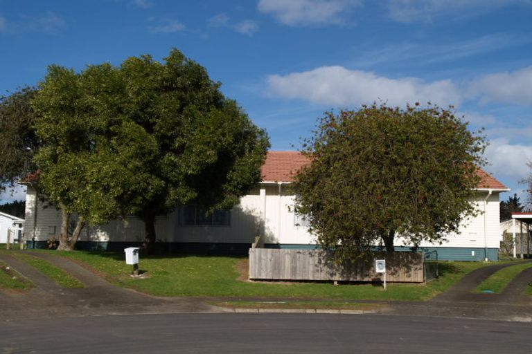 Photo of property in 13 Chine Place, Favona, Auckland, 2024