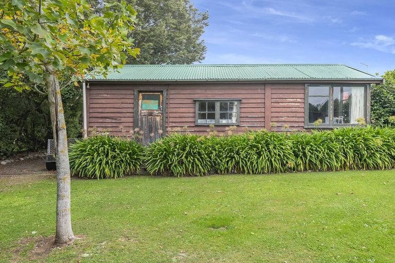 Photo of property in 1 Everett Street, Coalgate, 7673