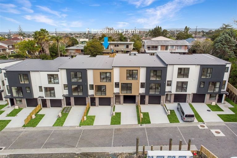 Photo of property in 7 Impatiens Lane, Massey, Auckland, 0614