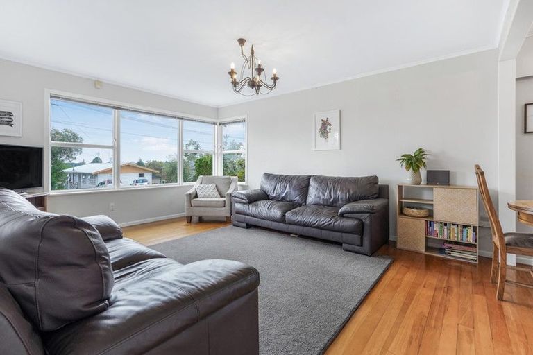 Photo of property in 17 Hamblyn Crescent, Nawton, Hamilton, 3200