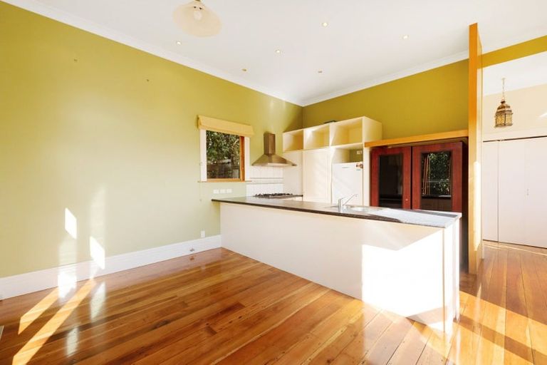 Photo of property in 3 Harbour View Road, Northland, Wellington, 6012