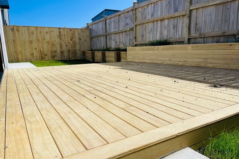 Photo of property in 27 Huringa Road, Karaka, 2113