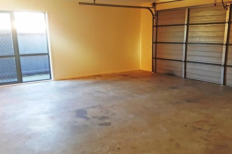 Photo of property in 24 Rock Daisy Crescent, Mangere, Auckland, 2022