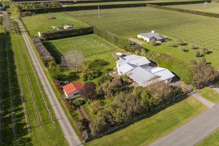 Photo of property in 190 Regent Street, Martinborough, 5711