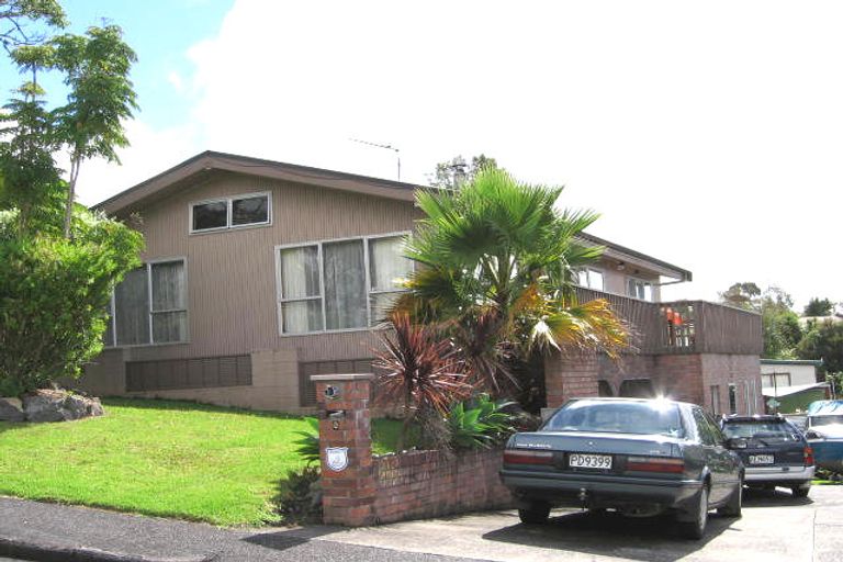 Photo of property in 2 Shona Place, Henderson, Auckland, 0612