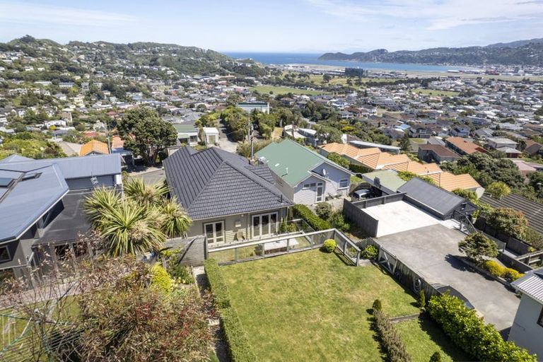 Photo of property in 201 Townsend Road, Miramar, Wellington, 6022