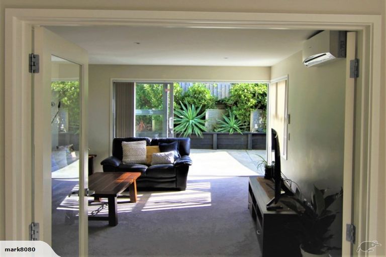 Photo of property in 27a Comber Place, Johnsonville, Wellington, 6037