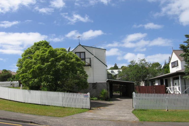 Photo of property in 2/36 Gatman Street, Birkdale, Auckland, 0626