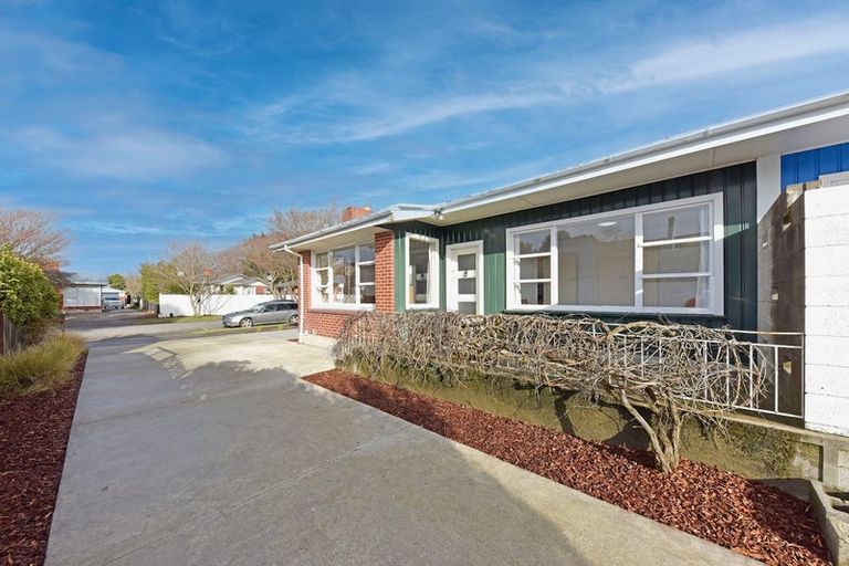 Photo of property in 14 Newbridge Place, Ilam, Christchurch, 8041