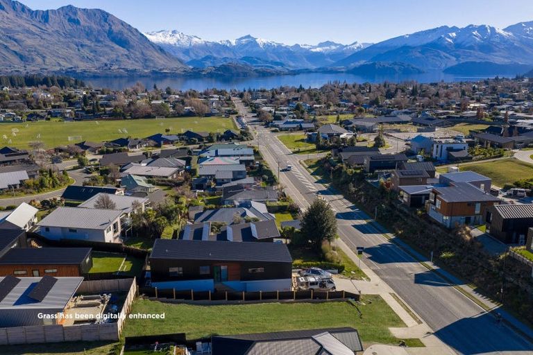 Photo of property in 199 Aubrey Road, Wanaka, 9305