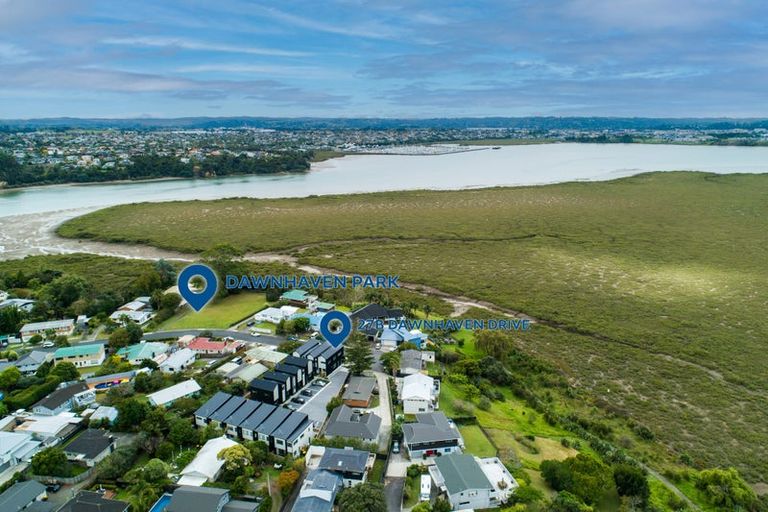 Photo of property in 27b Dawnhaven Drive, Te Atatu Peninsula, Auckland, 0610