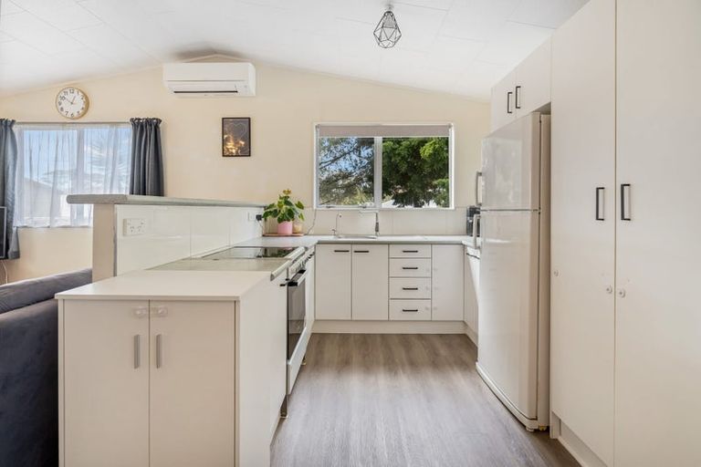 Photo of property in 6a Okere Place, Tikipunga, Whangarei, 0112