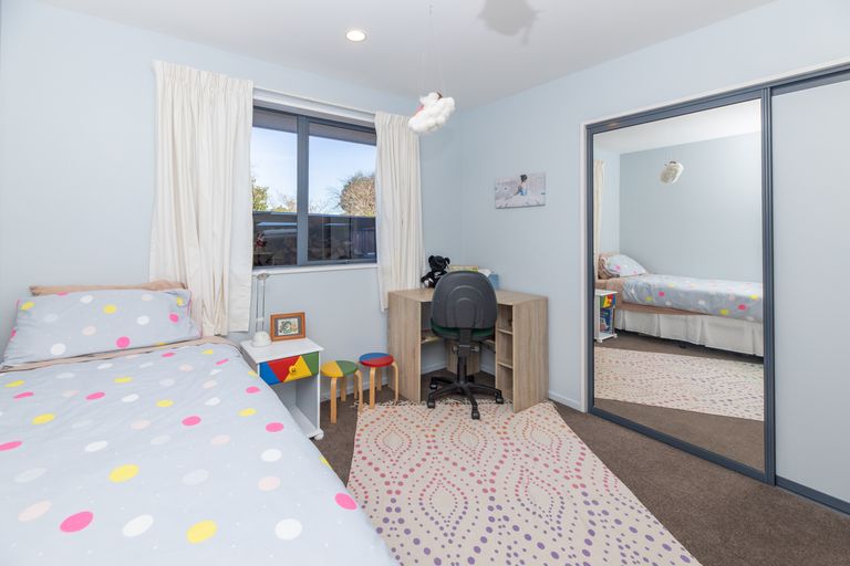 Photo of property in 18 Durrell Way, Rolleston, 7614