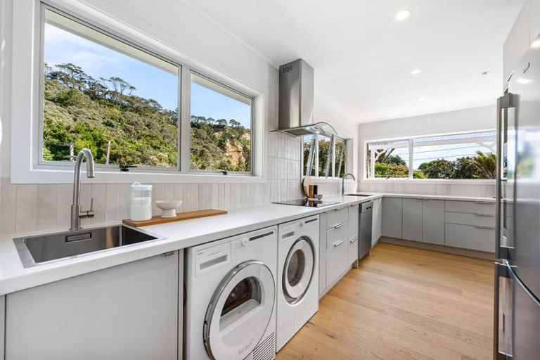 Photo of property in 217 Motutara Road, Muriwai, Waimauku, 0881