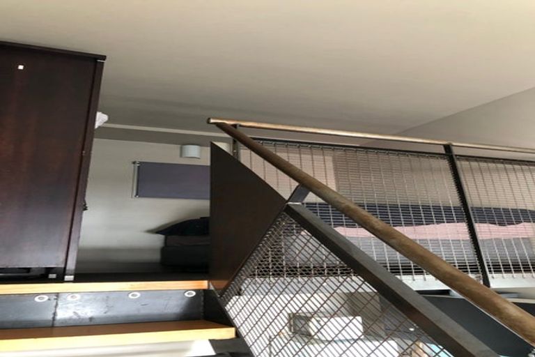 Photo of property in Urbane Apartments, 31/29 Webb Street, Mount Cook, Wellington, 6011