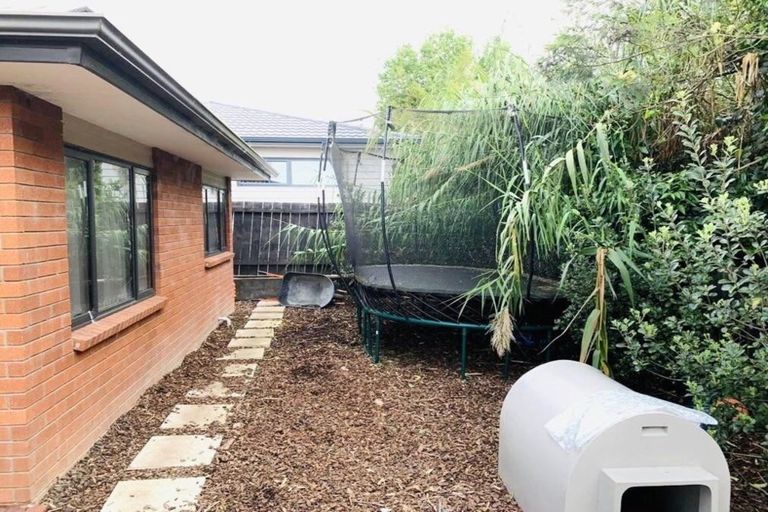 Photo of property in 318 Triangle Road, Massey, Auckland, 0614