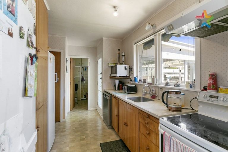 Photo of property in 33 Meremere Street, Wainuiomata, Lower Hutt, 5014