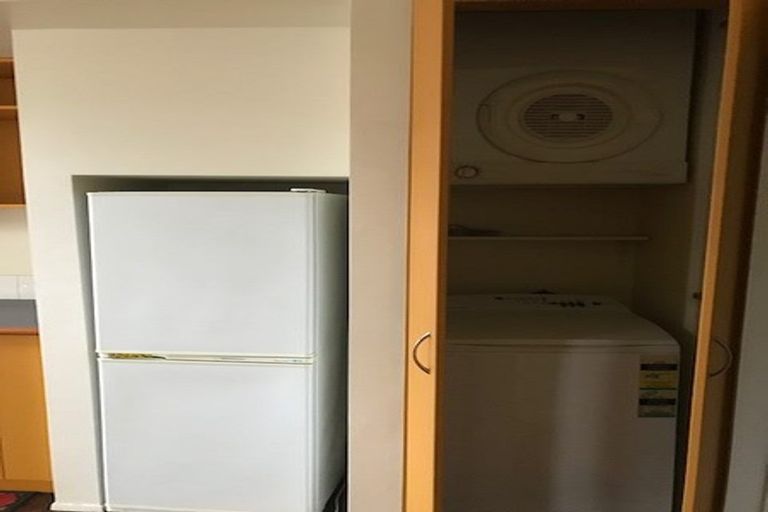 Photo of property in Hopper Street Apartments, 11/20u Hopper Street, Mount Cook, Wellington, 6011