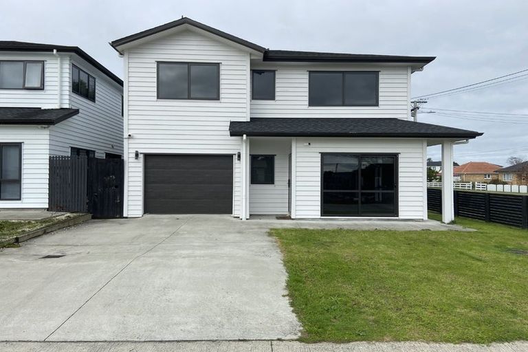 Photo of property in 1 Nagra Lane, Papakura, 2110