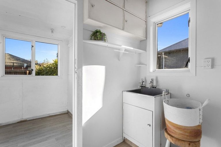 Photo of property in 1/197 Main North Road, Redwood, Christchurch, 8051