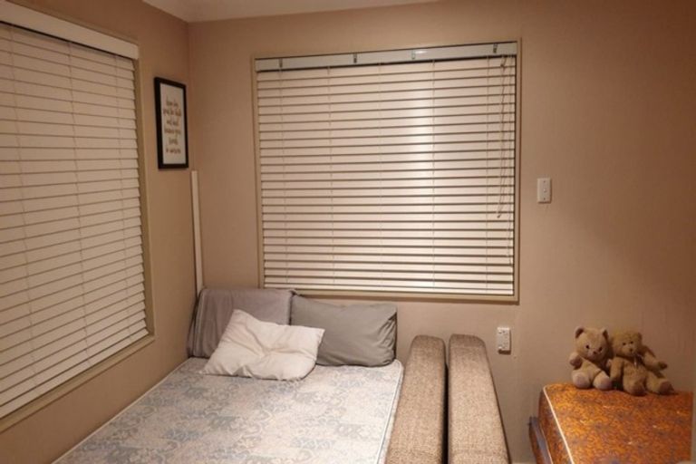 Photo of property in 64 Fifth Avenue, Urenui, 4377