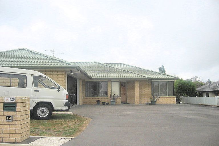 Photo of property in 14 Kiri Place, Te Puke, 3119