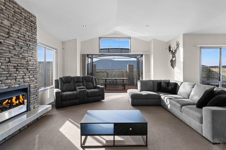 Photo of property in 48 Karamea Street, Whalers Gate, New Plymouth, 4310