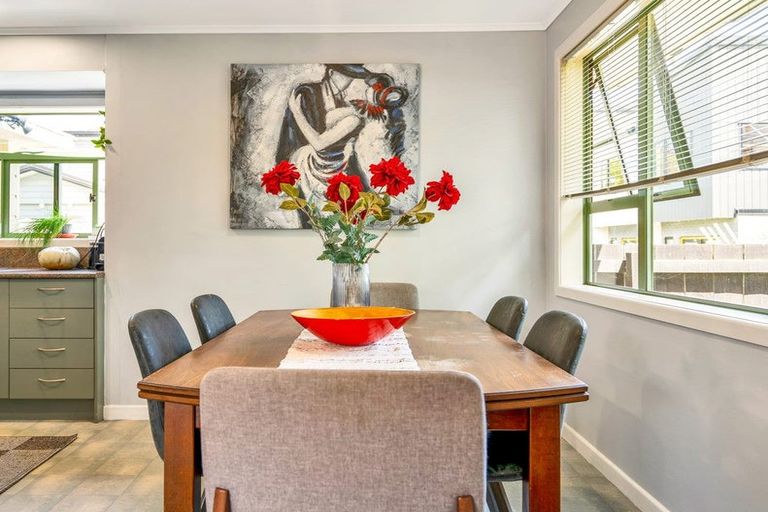 Photo of property in 642 Te Atatu Road, Te Atatu Peninsula, Auckland, 0610