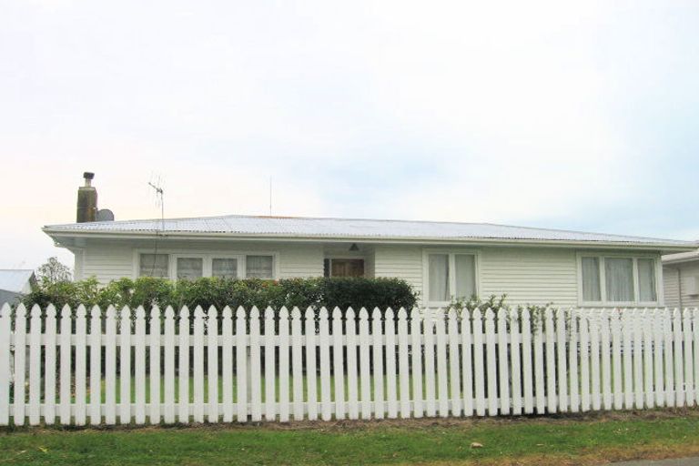 Photo of property in 4 Kauri Street, Taradale, Napier, 4112