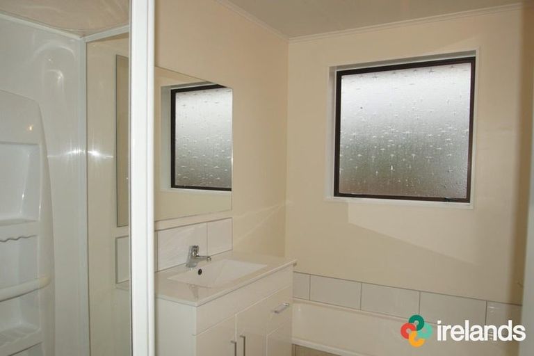 Photo of property in 32 Cowes Street, Avondale, Christchurch, 8061