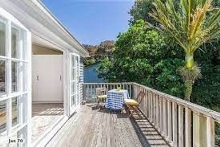 Photo of property in 60 Simla Crescent, Khandallah, Wellington, 6035