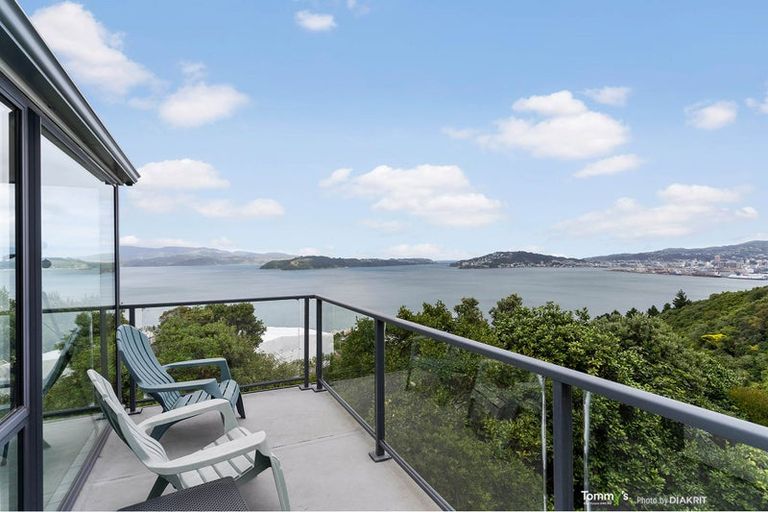 Photo of property in 10 Shalimar Crescent, Khandallah, Wellington, 6035