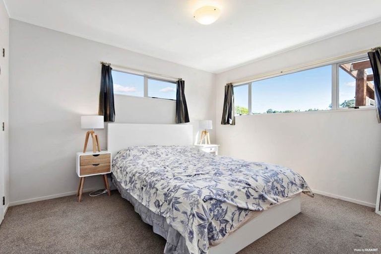 Photo of property in 2/58 Zefiro Drive, Massey, Auckland, 0614