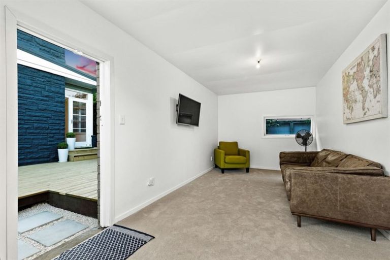 Photo of property in 1/15 Stratford Avenue, Milford, Auckland, 0620
