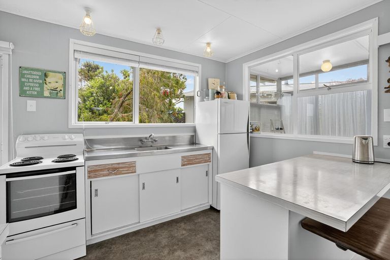 Photo of property in 11 Kendale Drive, Leigh, 0985