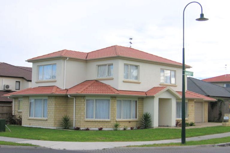 Photo of property in 18 Cyril French Drive, Flat Bush, Auckland, 2016