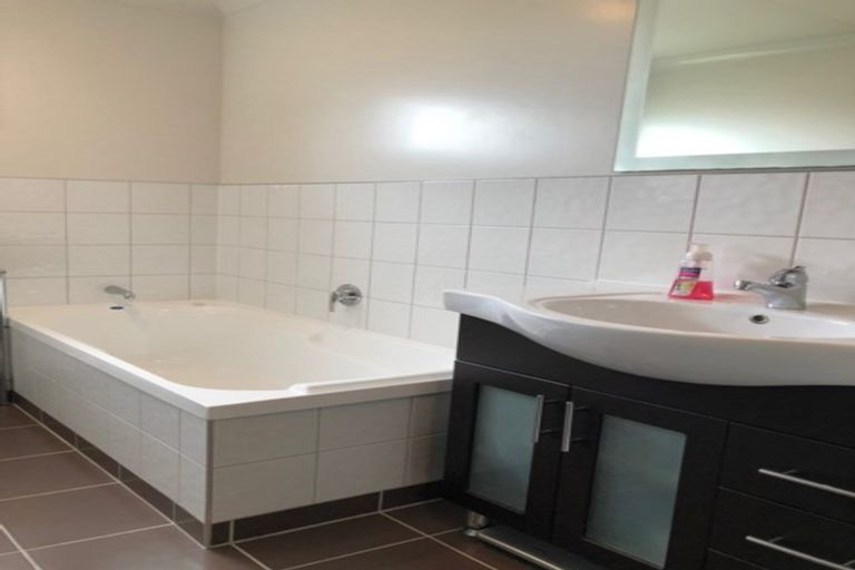 Photo of property in 17a Sandybrow, Churton Park, Wellington, 6037