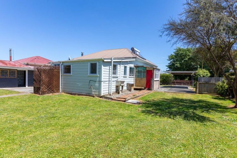 Photo of property in 46 Ross Street, Woodville, 4920