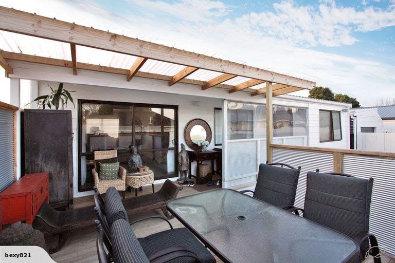 Photo of property in 34b Enderby Drive, Te Atatu Peninsula, Auckland, 0610