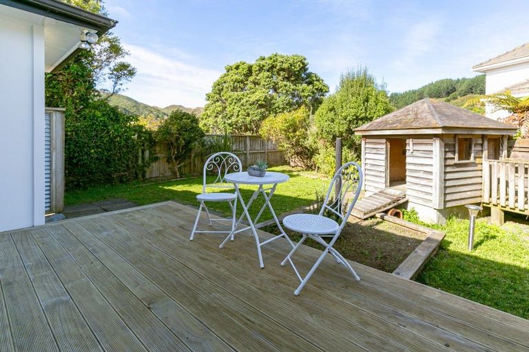 Photo of property in 9 Allen Terrace, Tawa, Wellington, 5028
