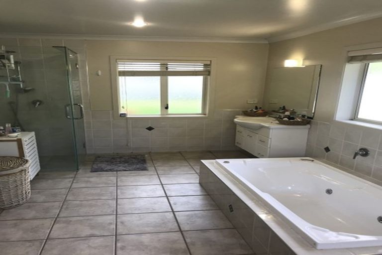 Photo of property in 18 Palliser Drive, Huntington, Hamilton, 3210