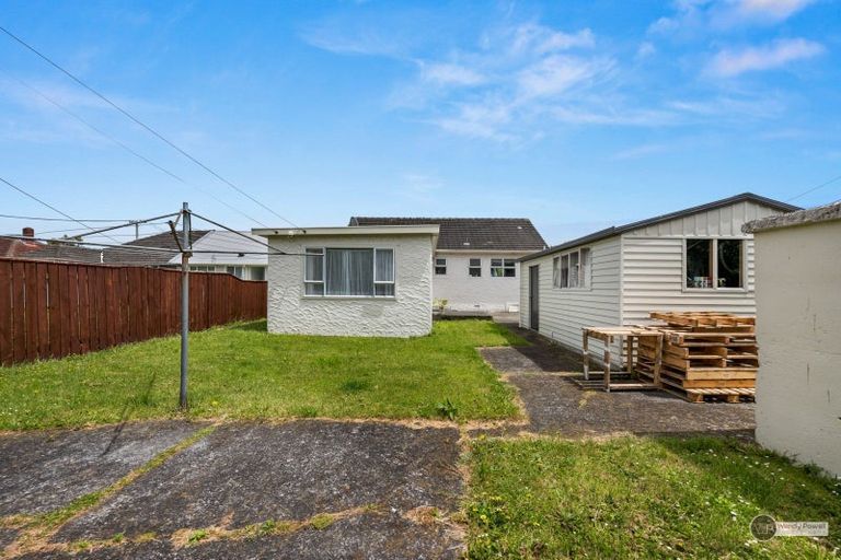 Photo of property in 82 Hewer Crescent, Naenae, Lower Hutt, 5011