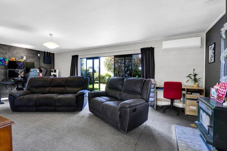 Photo of property in 1 Tainui Terrace, Inglewood, 4330