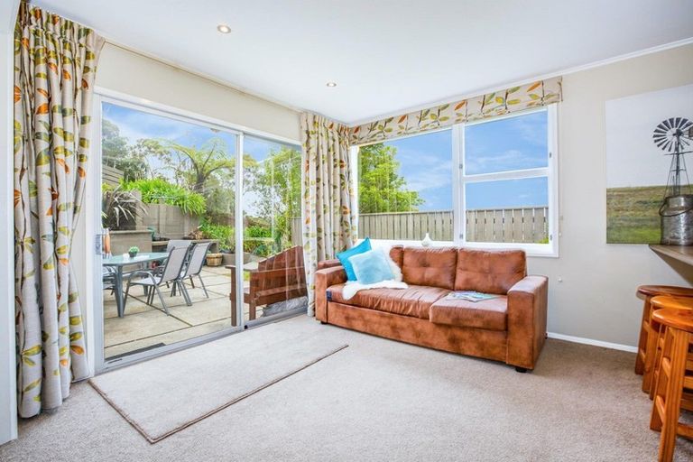 Photo of property in 68 Larsen Crescent, Tawa, Wellington, 5028