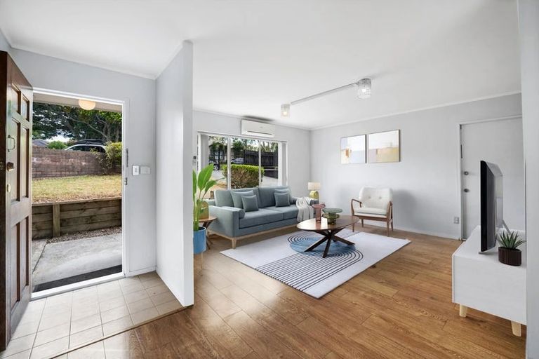 Photo of property in 1 Skelton Avenue, Randwick Park, Auckland, 2105