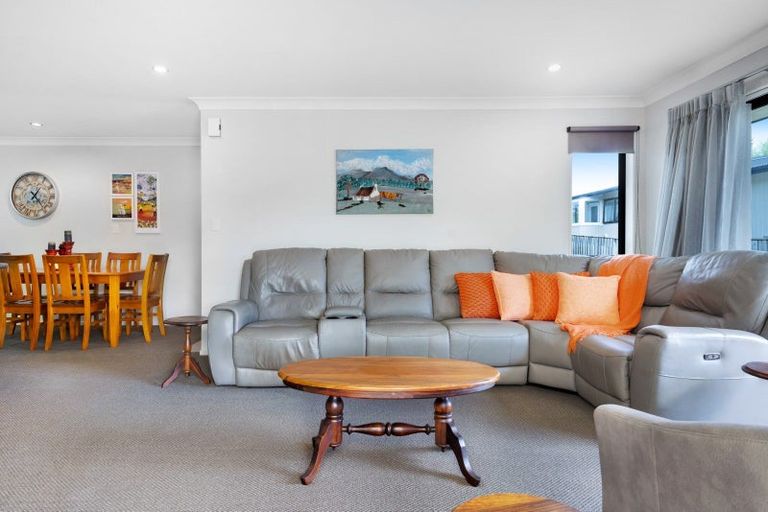 Photo of property in 5a Shanley Crescent, Waiuku, 2123