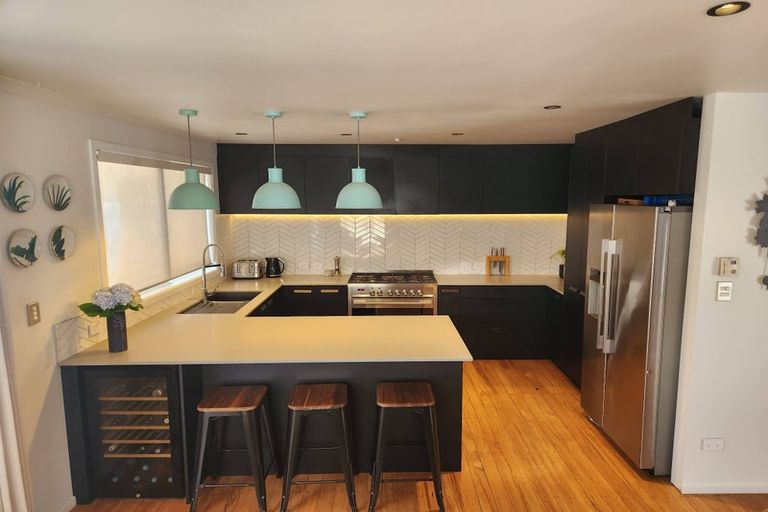 Photo of property in 7 Renata Crescent, Te Atatu Peninsula, Auckland, 0610